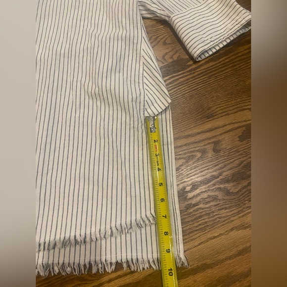 Umgee Tunic Top Frayed Women’s Size Small - White with Light Blue Stripe - Picture 12 of 14